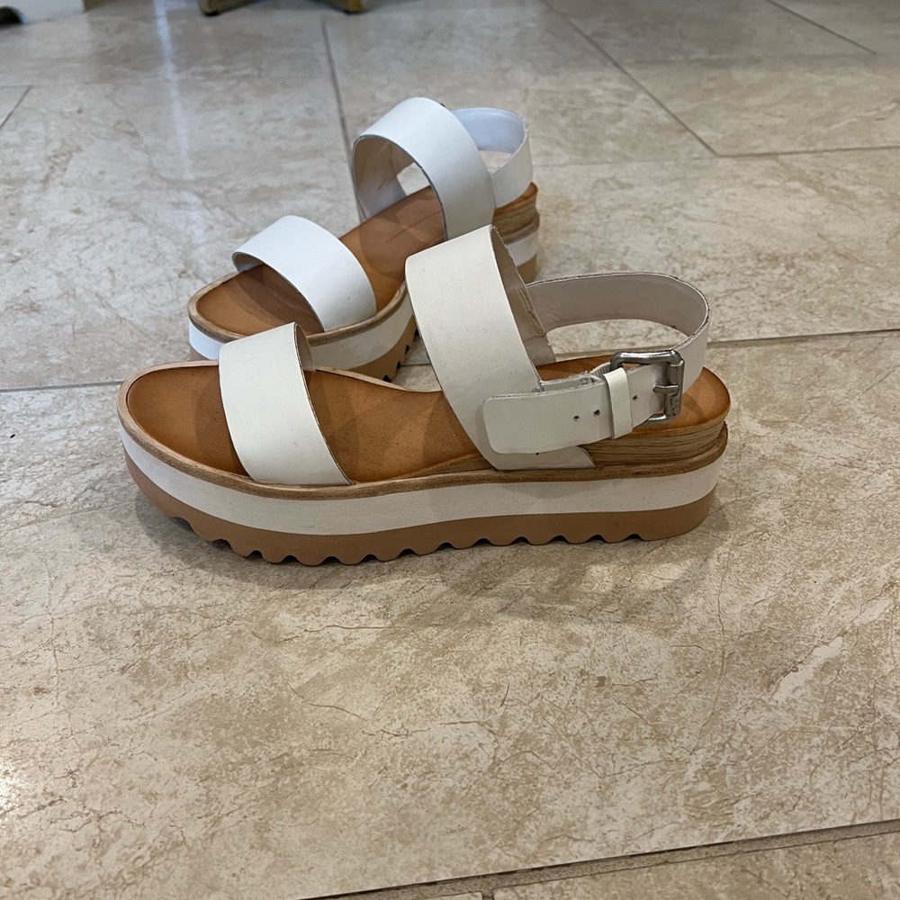 Dolce vita moxie sandal